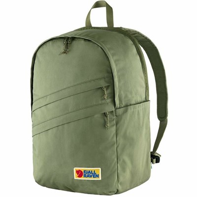 Men's Fjällräven Vardag 28 Laptop Backpacks Green | 4629RJKDP